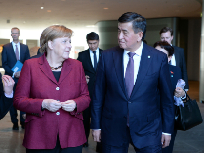 резидент С.Жээнбеков пригласил А.Меркель посетить с официальным визитом Кыргызстан