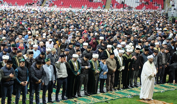 Tataristan’da 15 Bin Kişi Cumhuriyet İftarında Buluştu