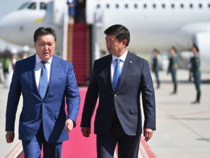 Кыргызским дальнобойщикам упростят проезд через Казахстан — итоги встречи премьеров