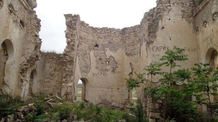 Армяне за время оккупации разрушили единственную церковь РПЦ в Карабахе