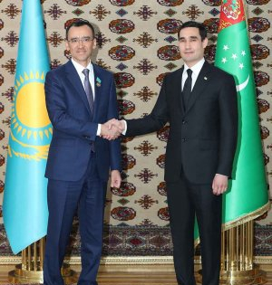 Президент Туркменистана и спикер парламента Казахстана обсудили перспективы взаимодействия